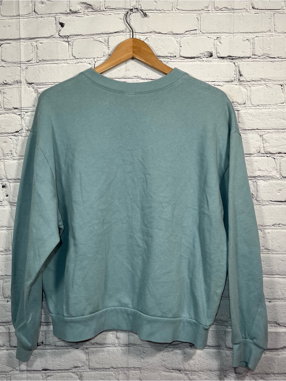 Wild Fable CALI Sweatshirt Womens Medium Blue Cropped Crewneck Boxy Fit Surfer - Picture 9 of 9